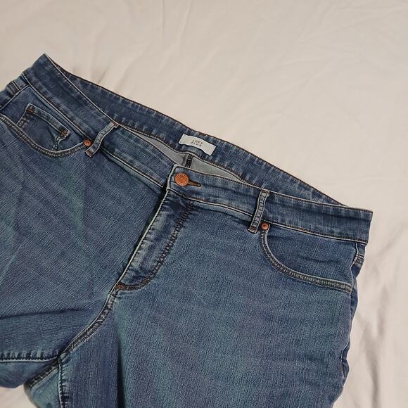 Loft Plus 20T Tall Skinny Medium Wash Raw Edge Ankle Jean - Picture 3 of 12